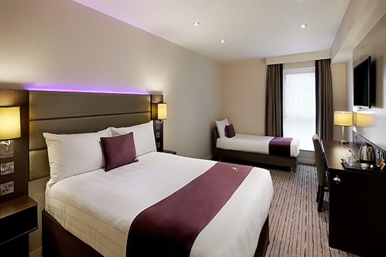 Premier Inn Premier Inn Stockport Central Esterno foto
