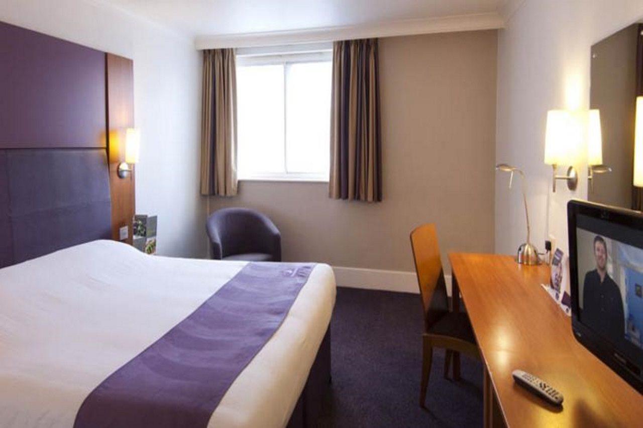 Premier Inn Premier Inn Stockport Central Esterno foto