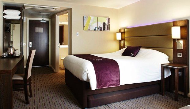 Premier Inn Premier Inn Stockport Central Esterno foto